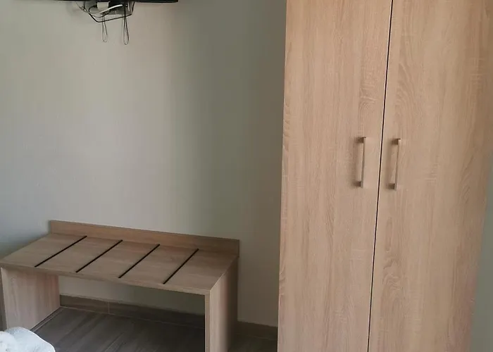 Irini's House Apartman *