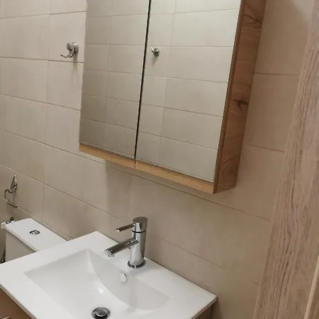 Irini's House * Торони