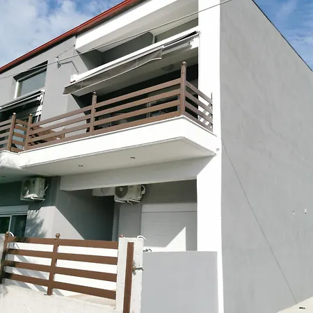 Irini's House Апартаменты