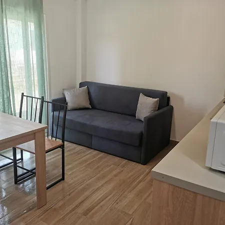 Irini's House Апартаменты *