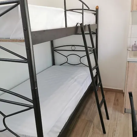 Irini's House Апартаменты Торони